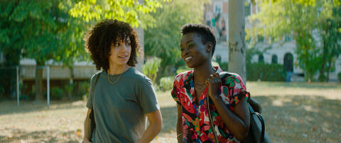 02 IviewieIvie HaleyLouiseJonesLornaIshema ©2021WeydemannbrosConstanzeSchmitt&DavidSchmitt