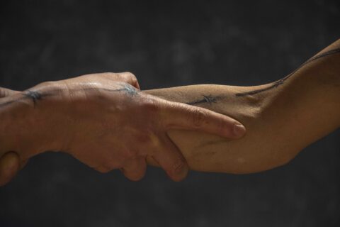 F 321 Hände Foto Vivien Maar